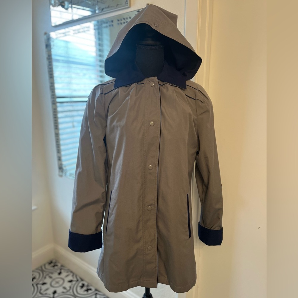 Stylish Vintage Gray Trench Coat with Wool Detachable Lining with Navy Accents